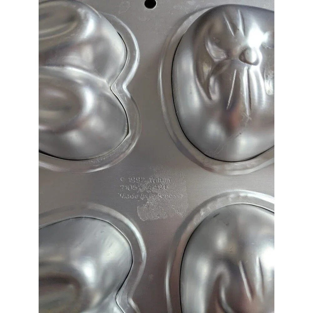 Wilton aluminum easter